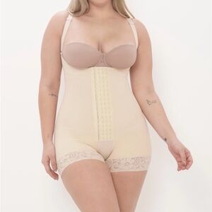 NWT Post-surgery Faja